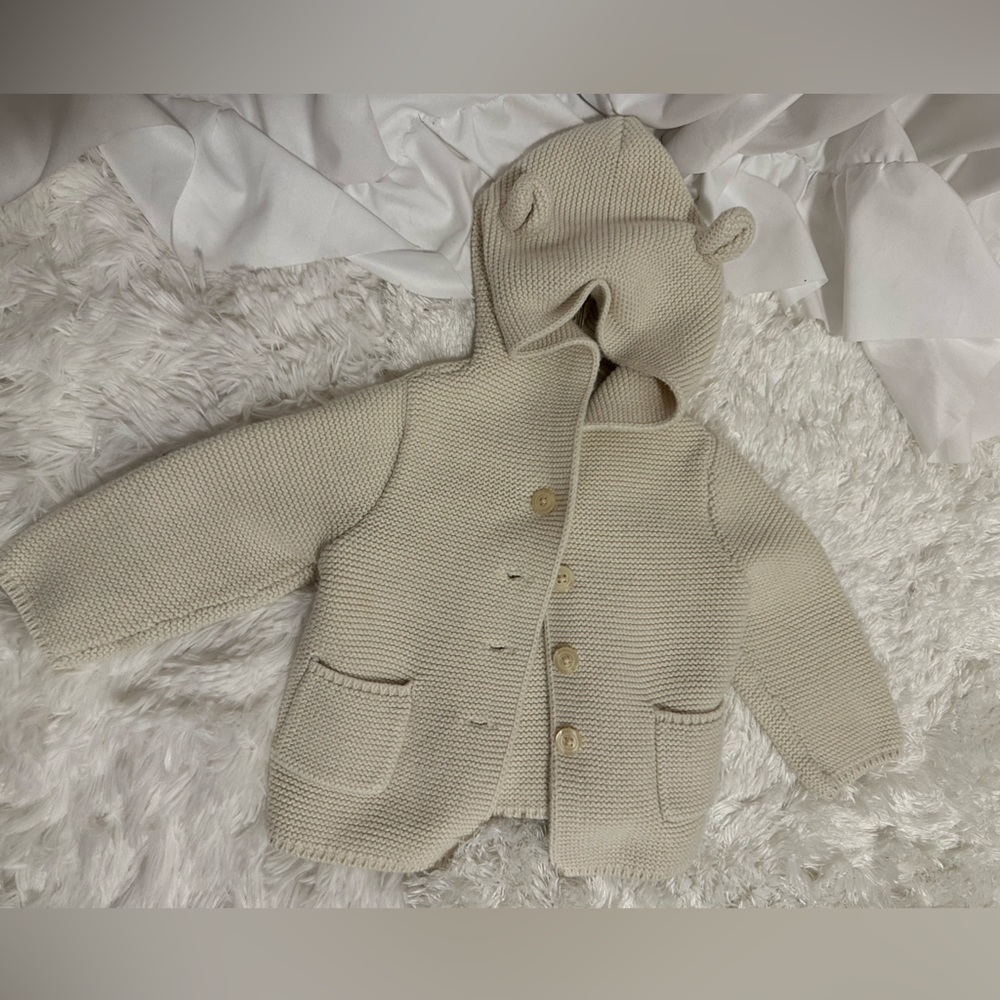 Baby gap bear sweater 12-18M